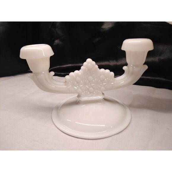 Vtg Fenton Daisy and Button Console Bowl Set With 2 Double Light Candlesticks - Picture 3 of 12